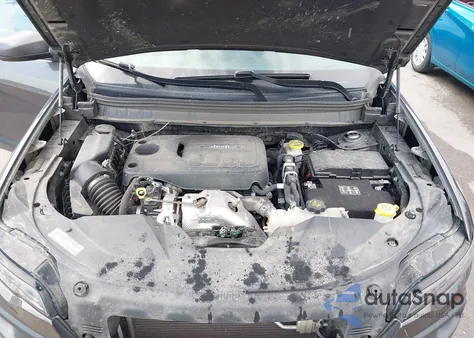 2019 Jeep Cherokee Trailhawk 4X4 from USA, damaged, VIN 1C4PJMBN0KD207656